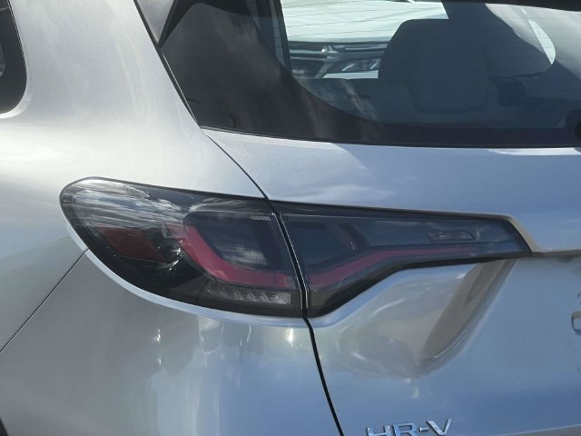 Used 2024 Honda HR-V LX image 11