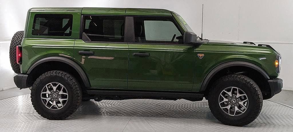 Certified 2025 Ford Bronco Badlands AWD/4WD image 2