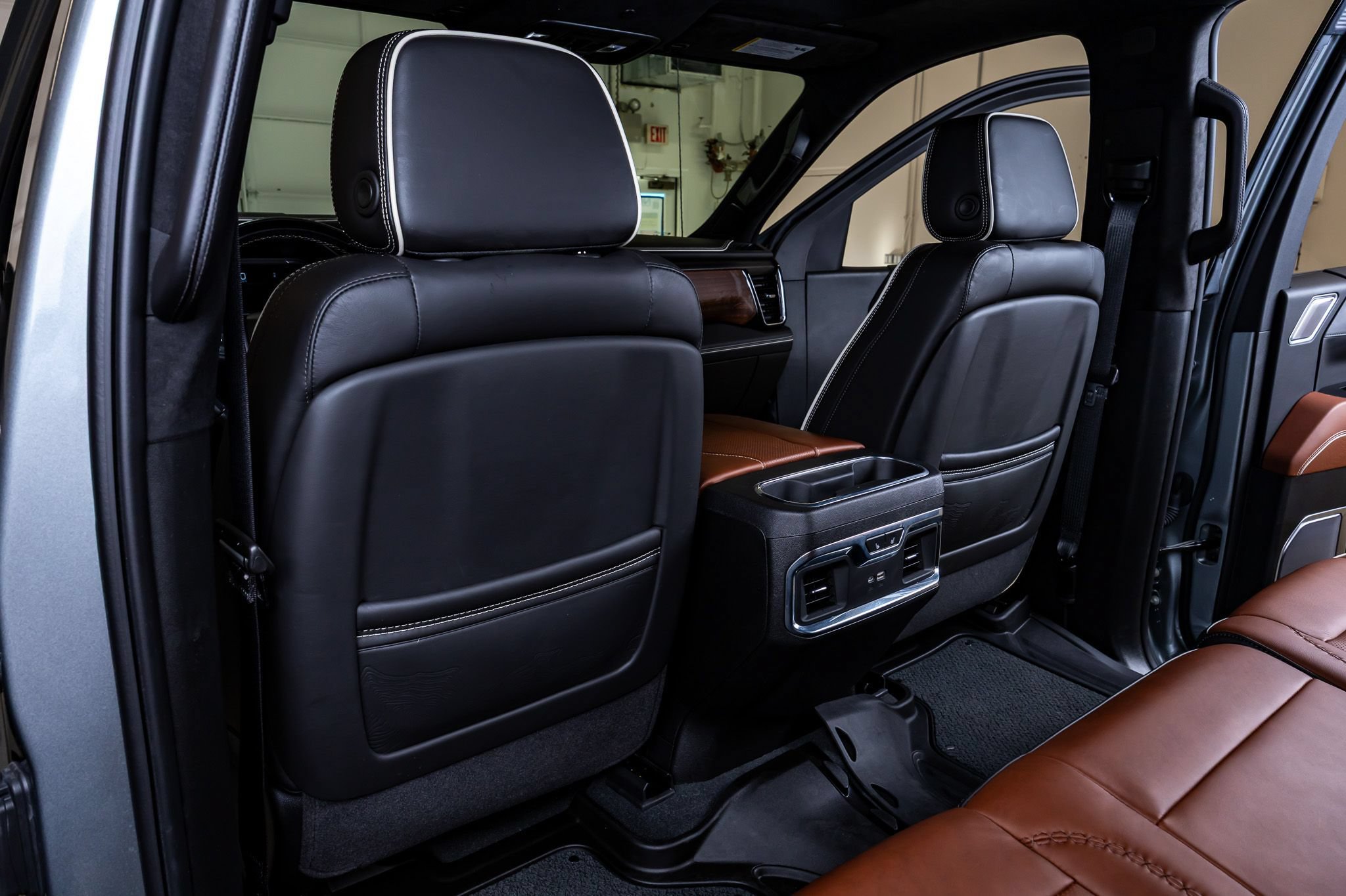 Used 2025 GMC Sierra 1500 Denali Ultimate w/ LPO, Utility Wall Package AWD/4WD image 35