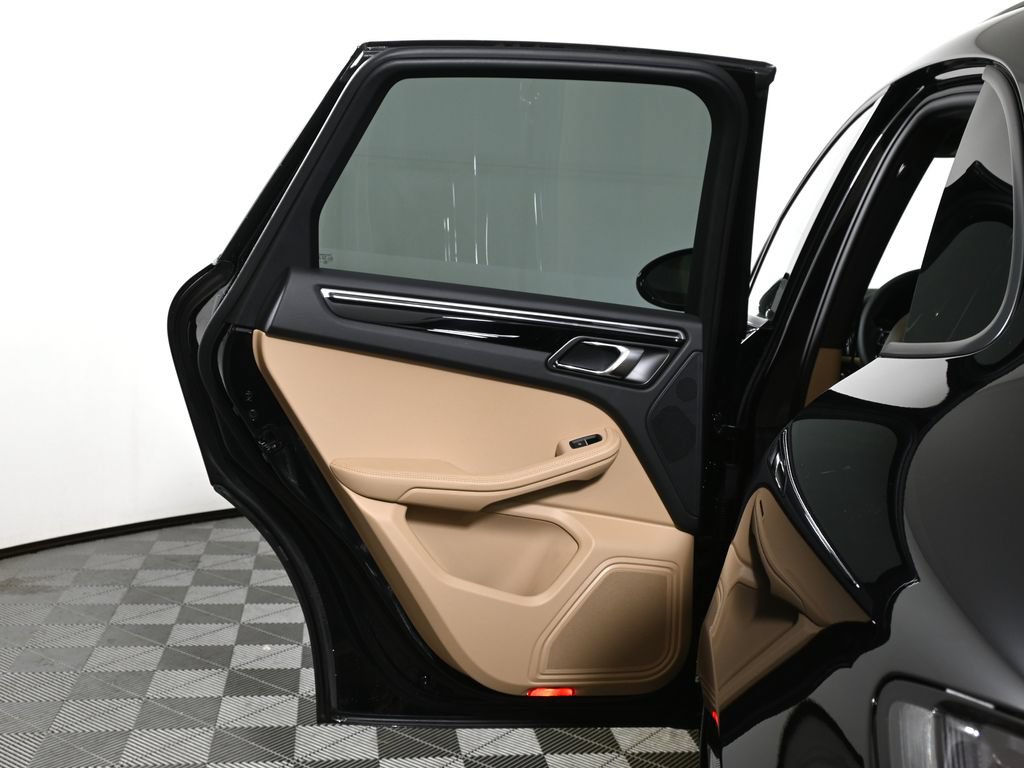 New 2026 Porsche Macan AWD/4WD image 35