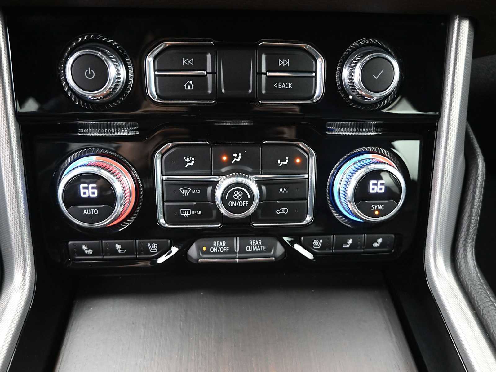 Used 2021 GMC Yukon Denali w/ Advanced Technology Package image 15