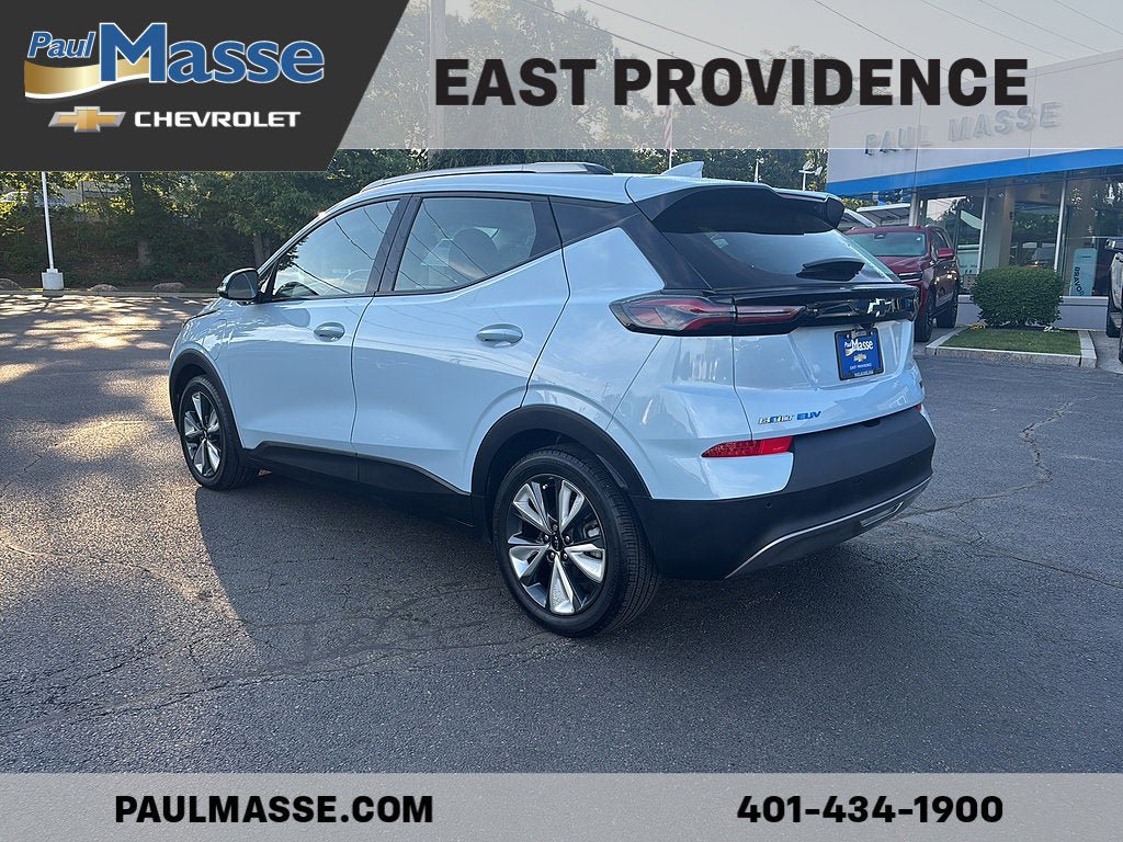 Certified 2022 Chevrolet Bolt EUV LT w/ Convenience Package FWD image 5