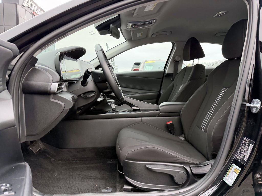 Certified 2023 Hyundai Elantra SEL w/ Convenience Package FWD image 16