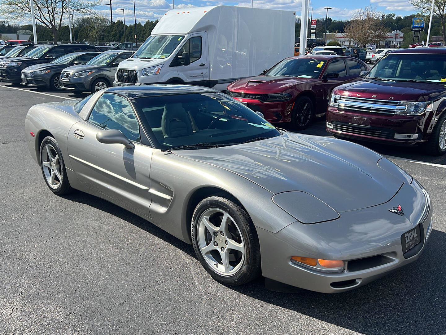 Used 2000 Chevrolet Corvette Coupe w/ Memory Pkg RWD image 2