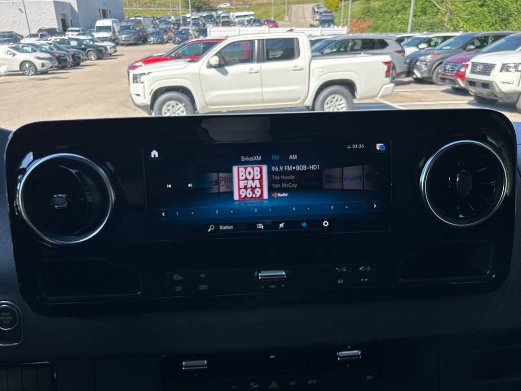 Used 2024 Mercedes-Benz Sprinter 2500 image 18