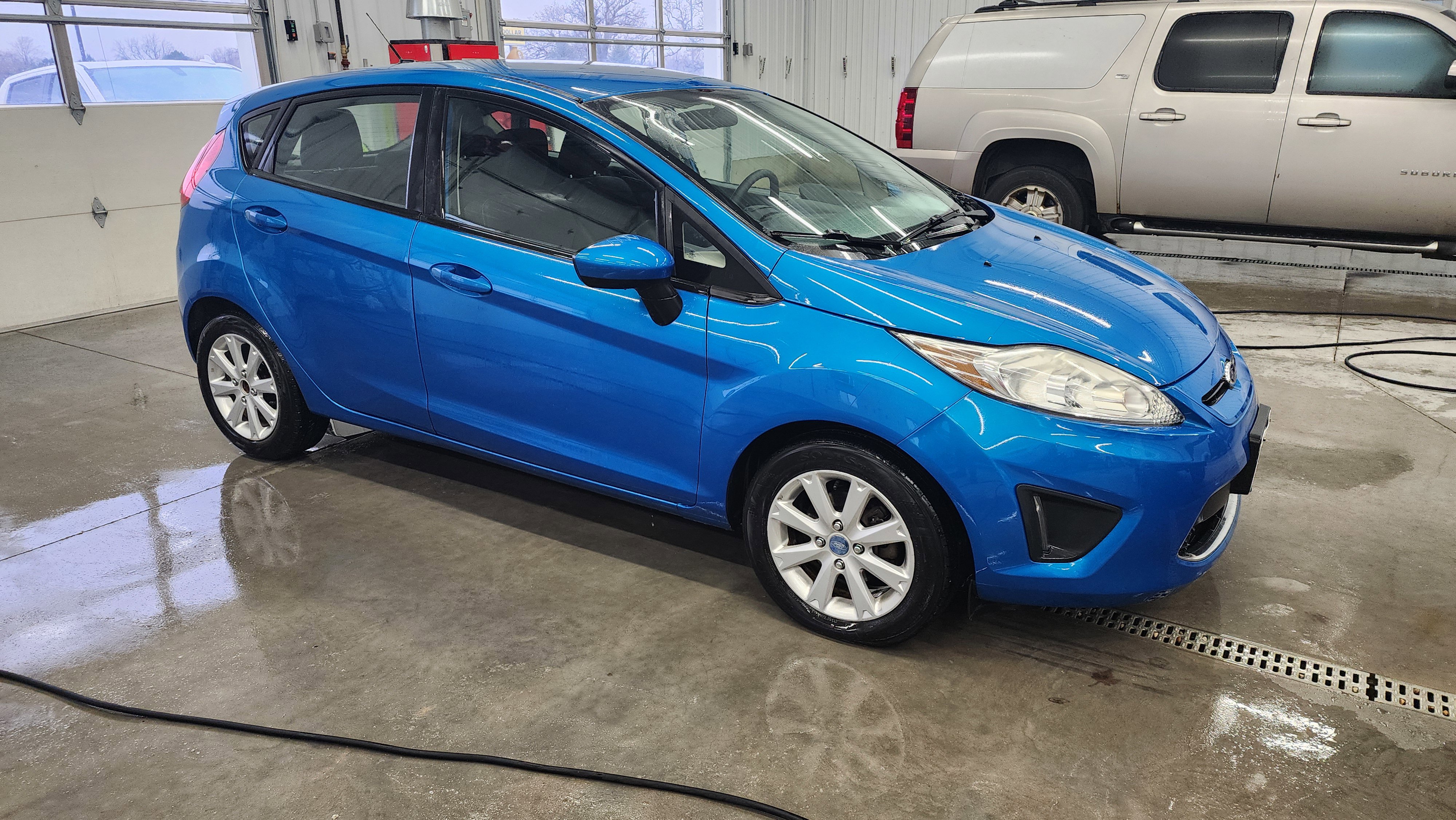 Used 2012 Ford Fiesta SE image 3