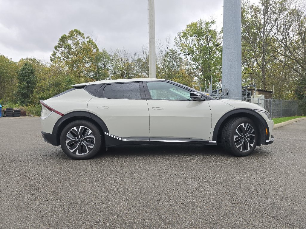Used 2024 Kia EV6 Light RWD image 16