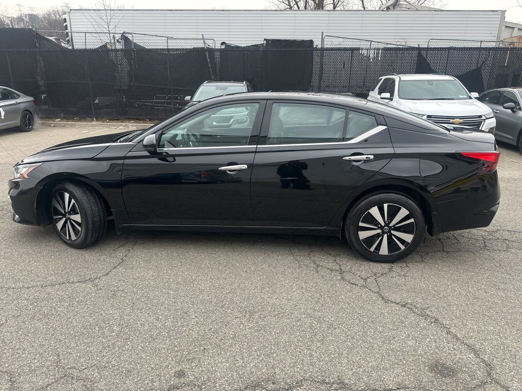Used 2020 Nissan Altima 2.5 SV image 3
