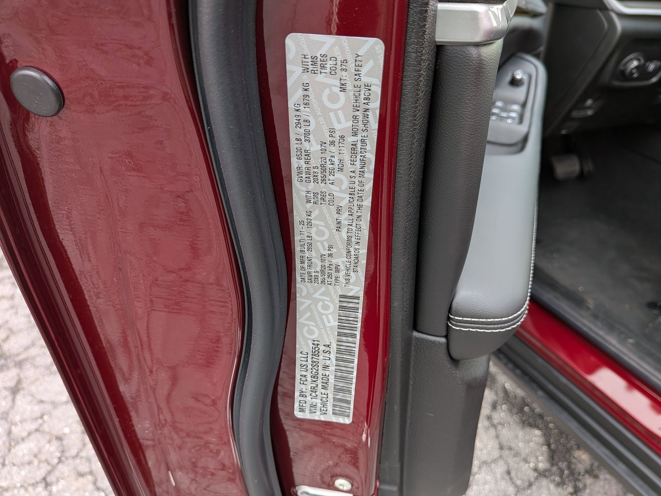 New 2025 Jeep Grand Cherokee L Limited w/ Trailer Tow Package image 38