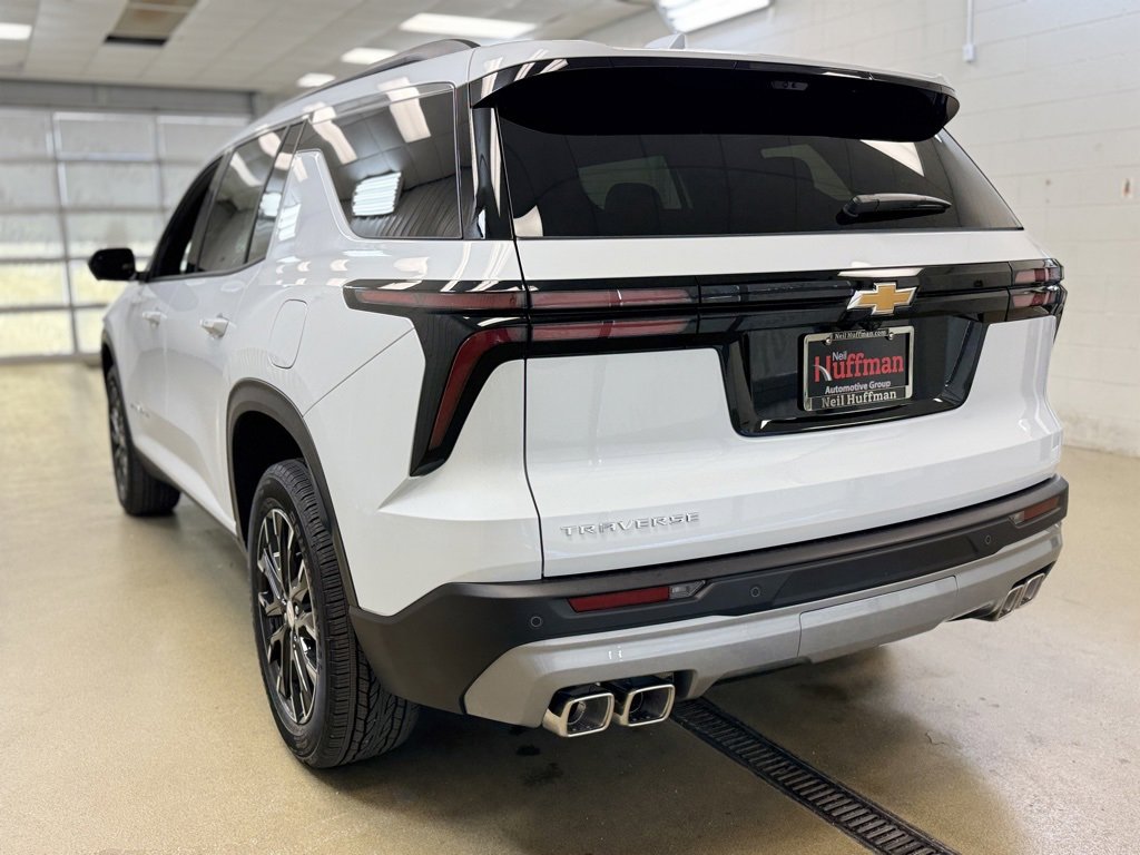 New 2026 Chevrolet Traverse LT w/ Sun and Wheel Package image 7
