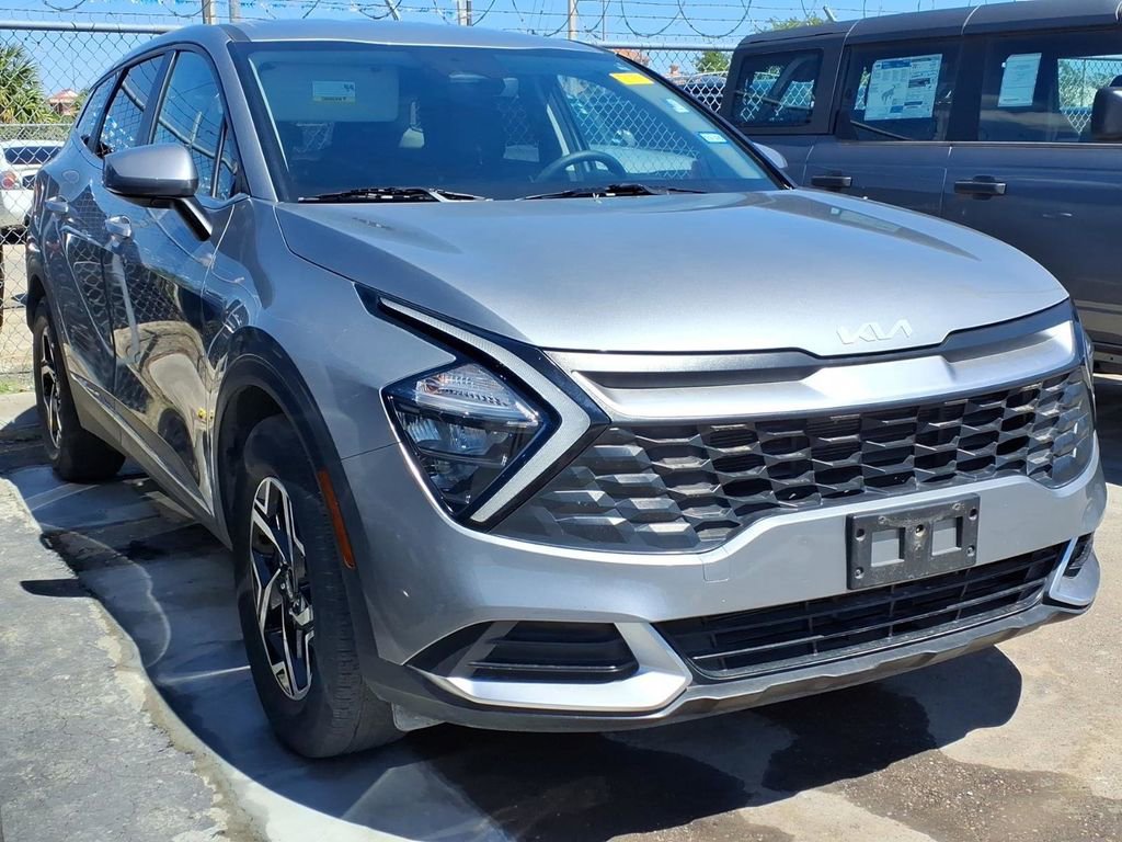 Used 2023 Kia Sportage LX FWD image 1