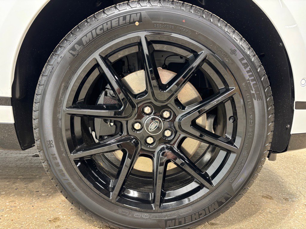 New 2026 Land Rover Range Rover Velar Dynamic SE image 11