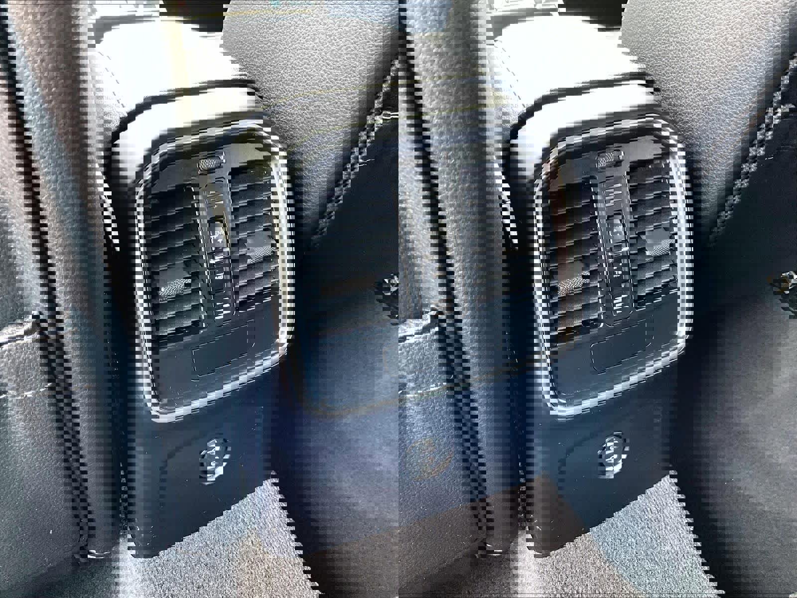 Used 2023 Porsche Macan Turbo image 36