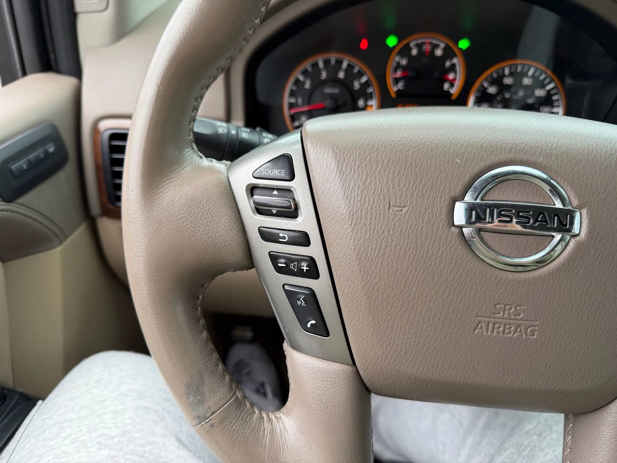 Used 2015 Nissan Armada Platinum image 33