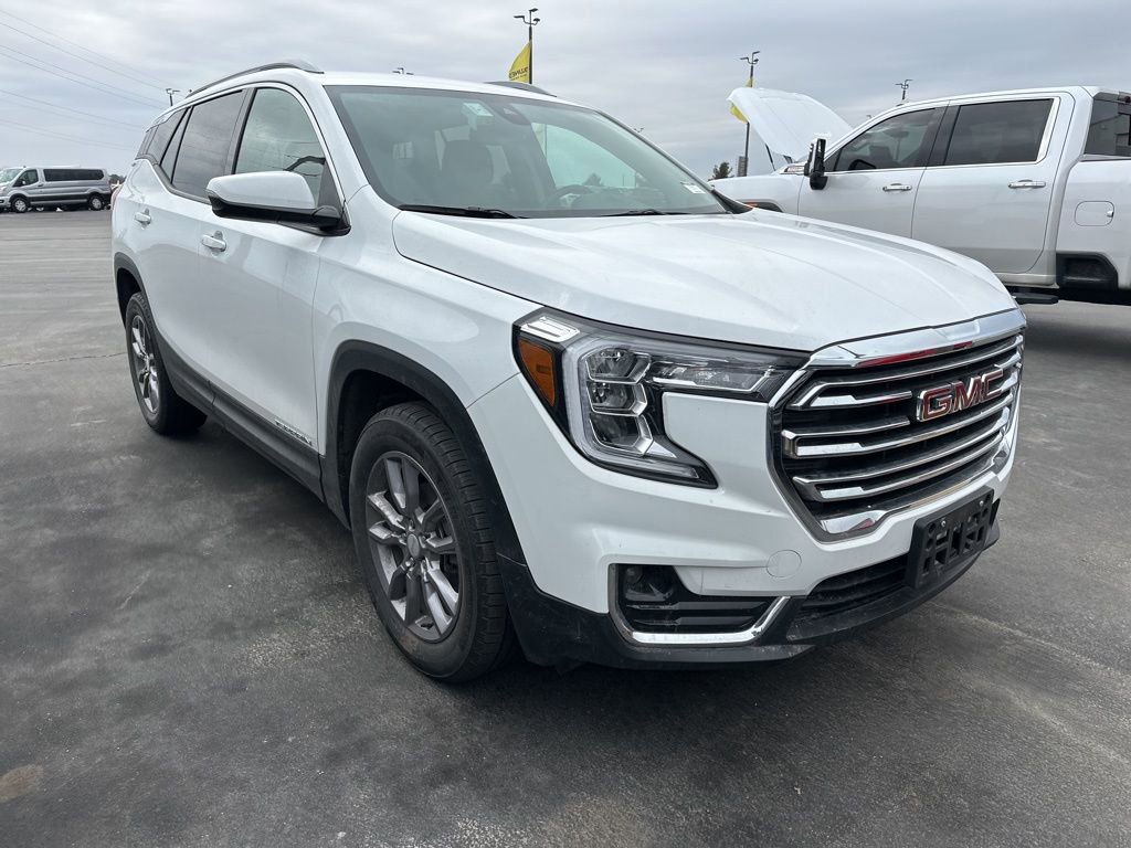 Used 2024 GMC Terrain SLT image 2