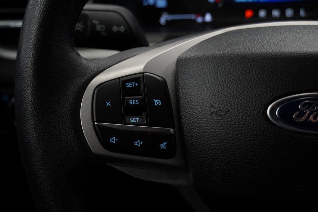 Used 2023 Ford Explorer XLT w/ Equipment Group 202A image 39