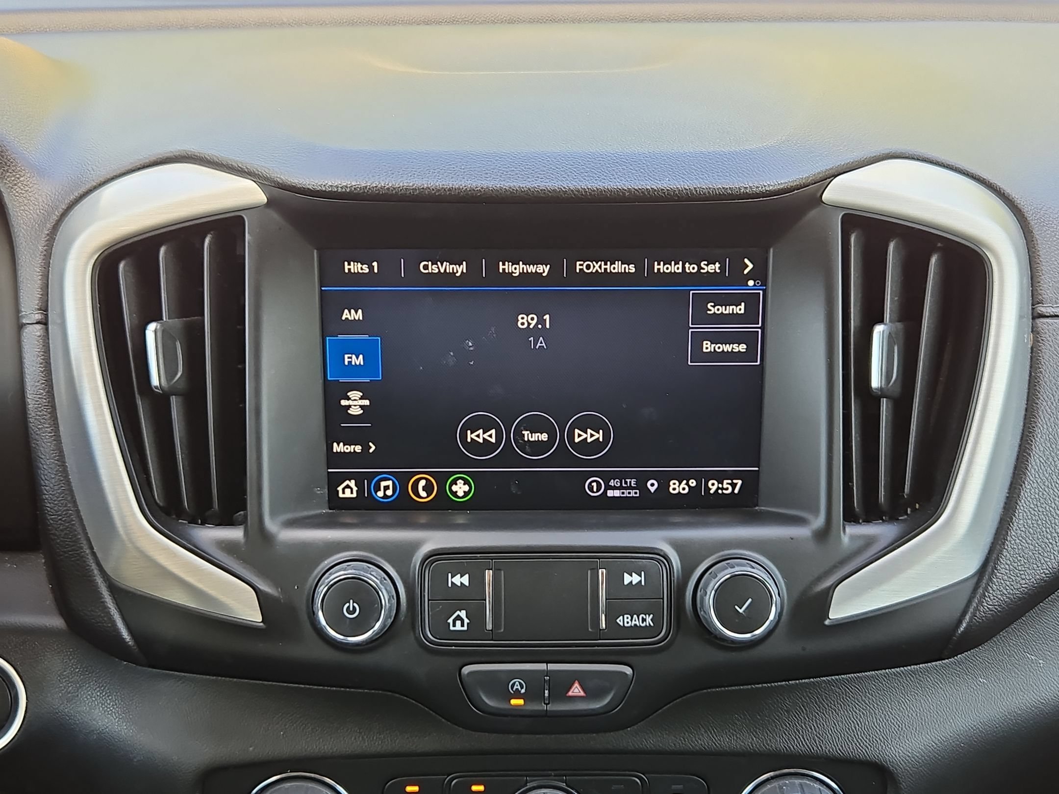 Used 2023 GMC Terrain SLT FWD image 17