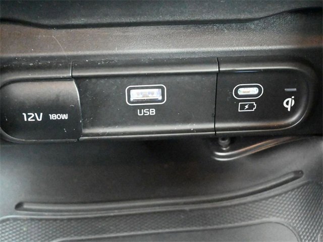 Used 2023 Kia Telluride S image 4