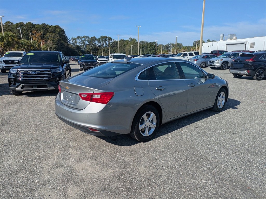 Used 2024 Chevrolet Malibu LT image 3