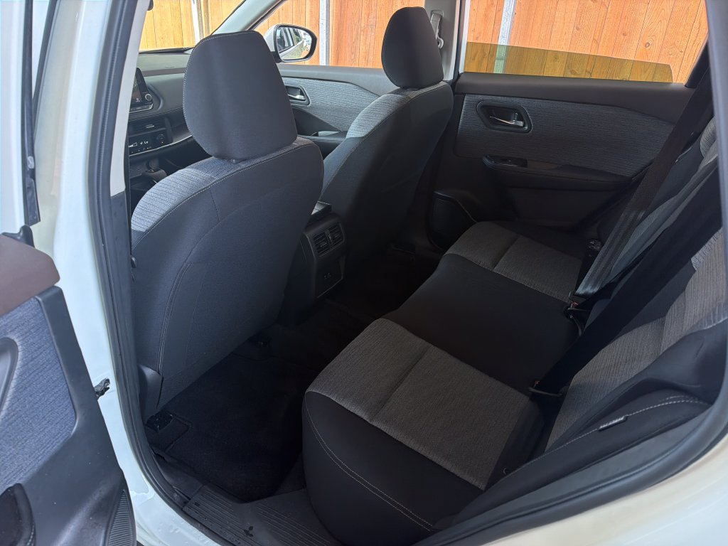 Used 2023 Nissan Rogue SV FWD image 28