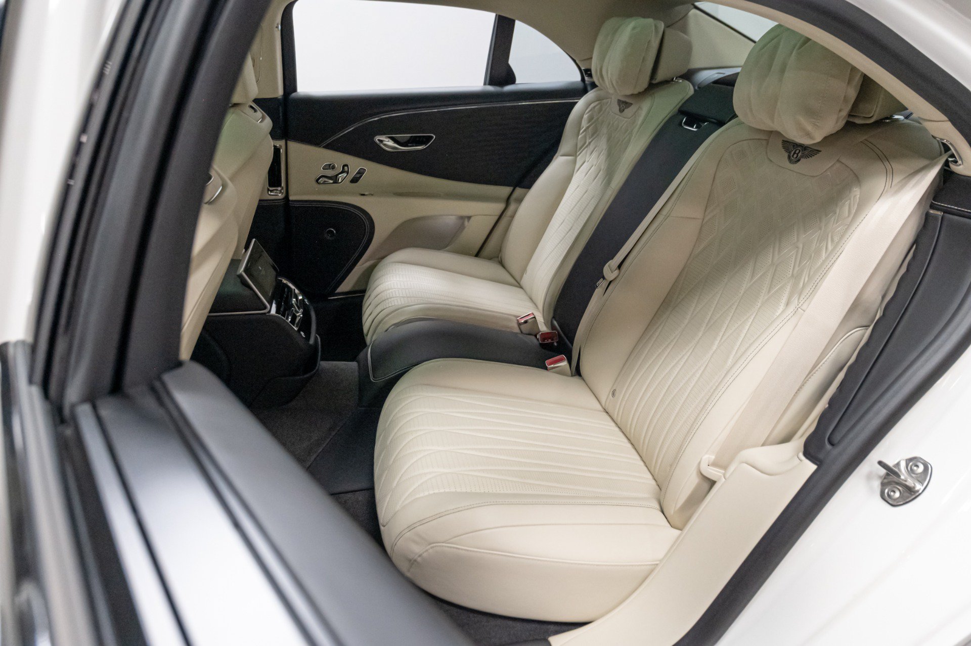 Used 2021 Bentley Flying Spur W12 AWD/4WD image 34