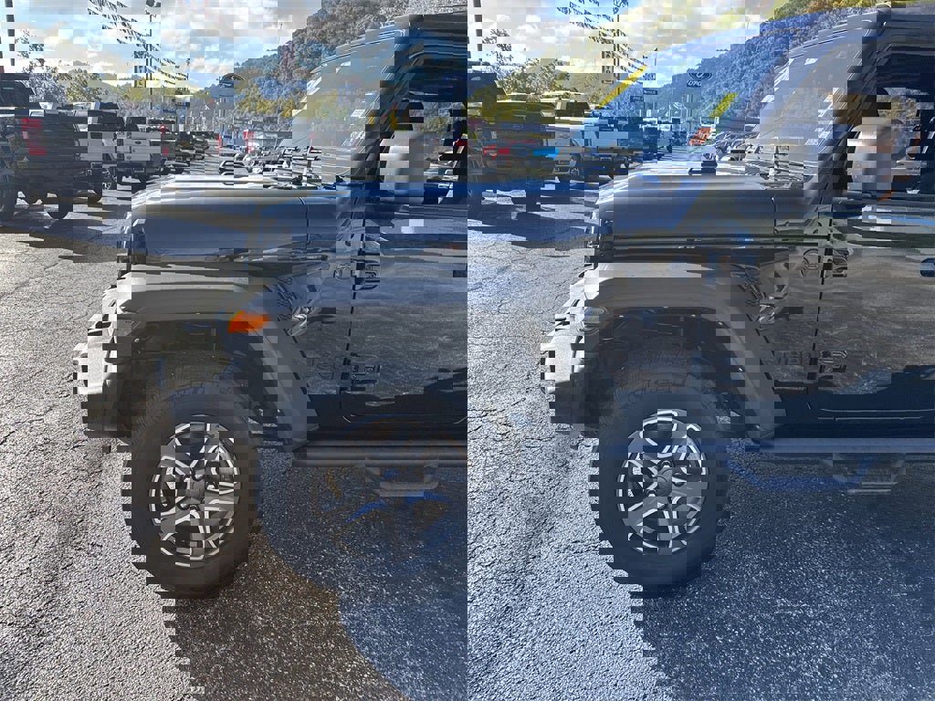 Used 2022 Jeep Wrangler Sport S image 8