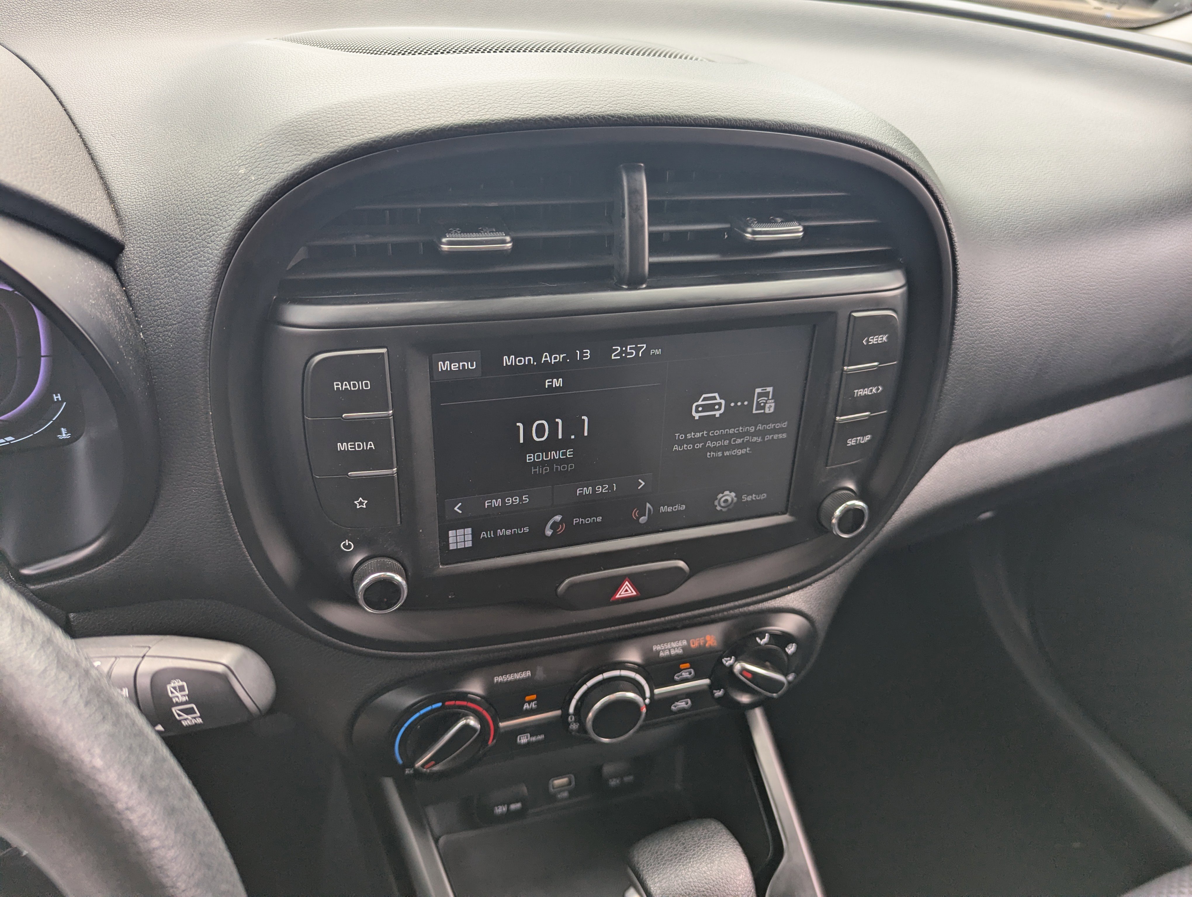 Certified 2025 Kia Soul LX w/ LX Technology Package image 23