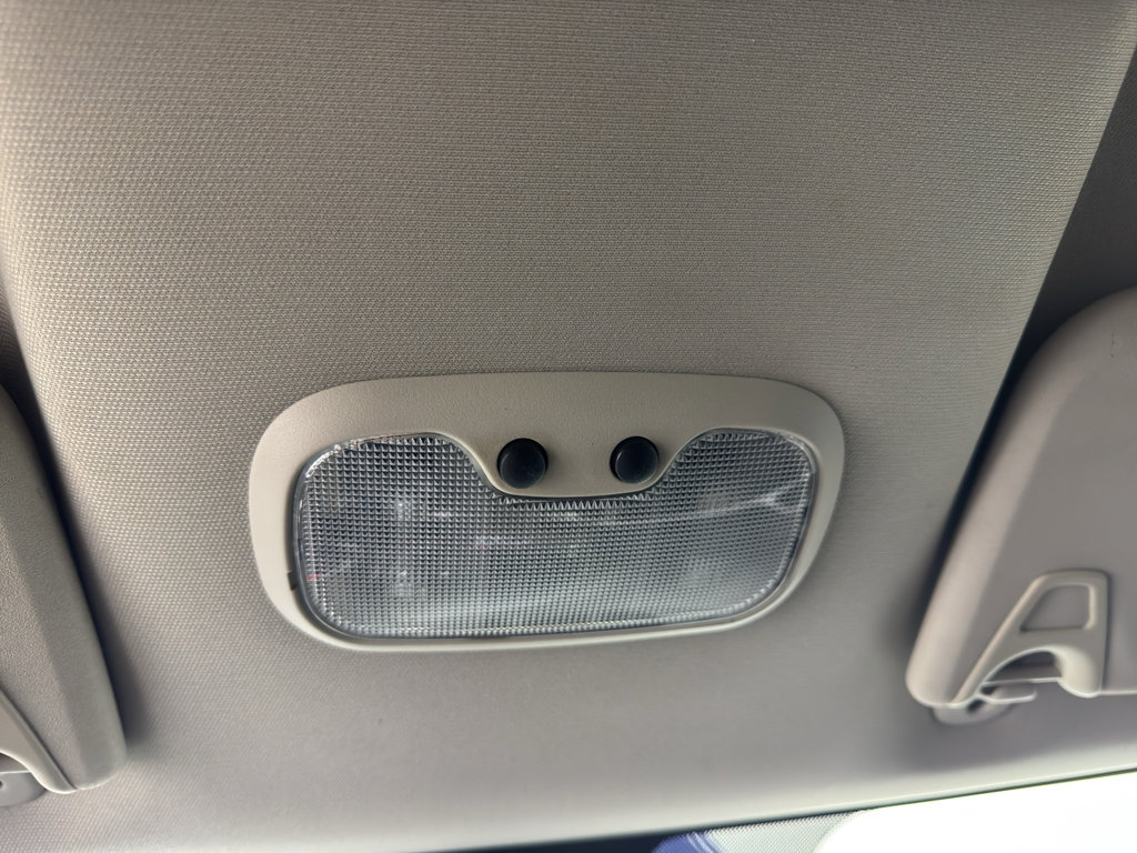 Used 2018 Dodge Journey SE image 25