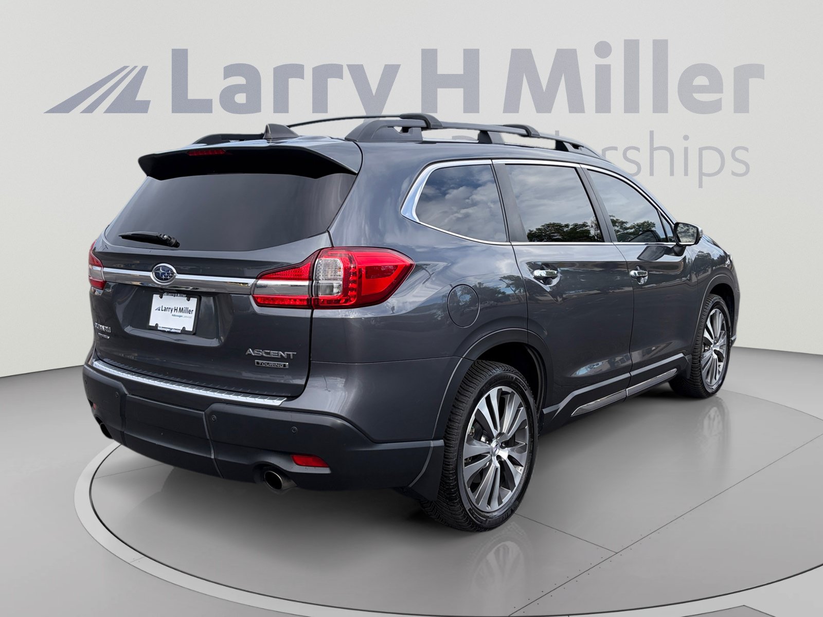 Used 2019 Subaru Ascent Touring w/ Popular Package #2 AWD/4WD image 5
