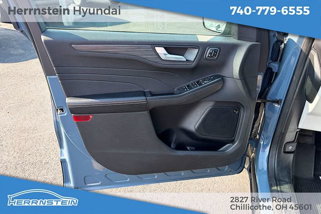 Used 2023 Ford Escape Platinum w/ Premium Technology Package AWD/4WD image 14
