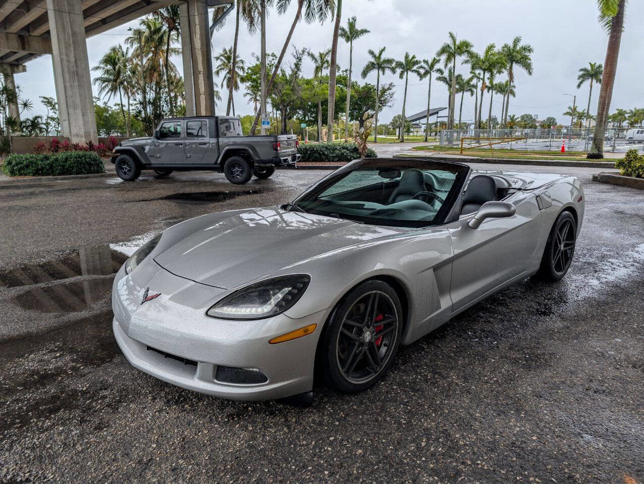 Used 2006 Chevrolet Corvette Convertible w/ Preferred Equipment Group image 2