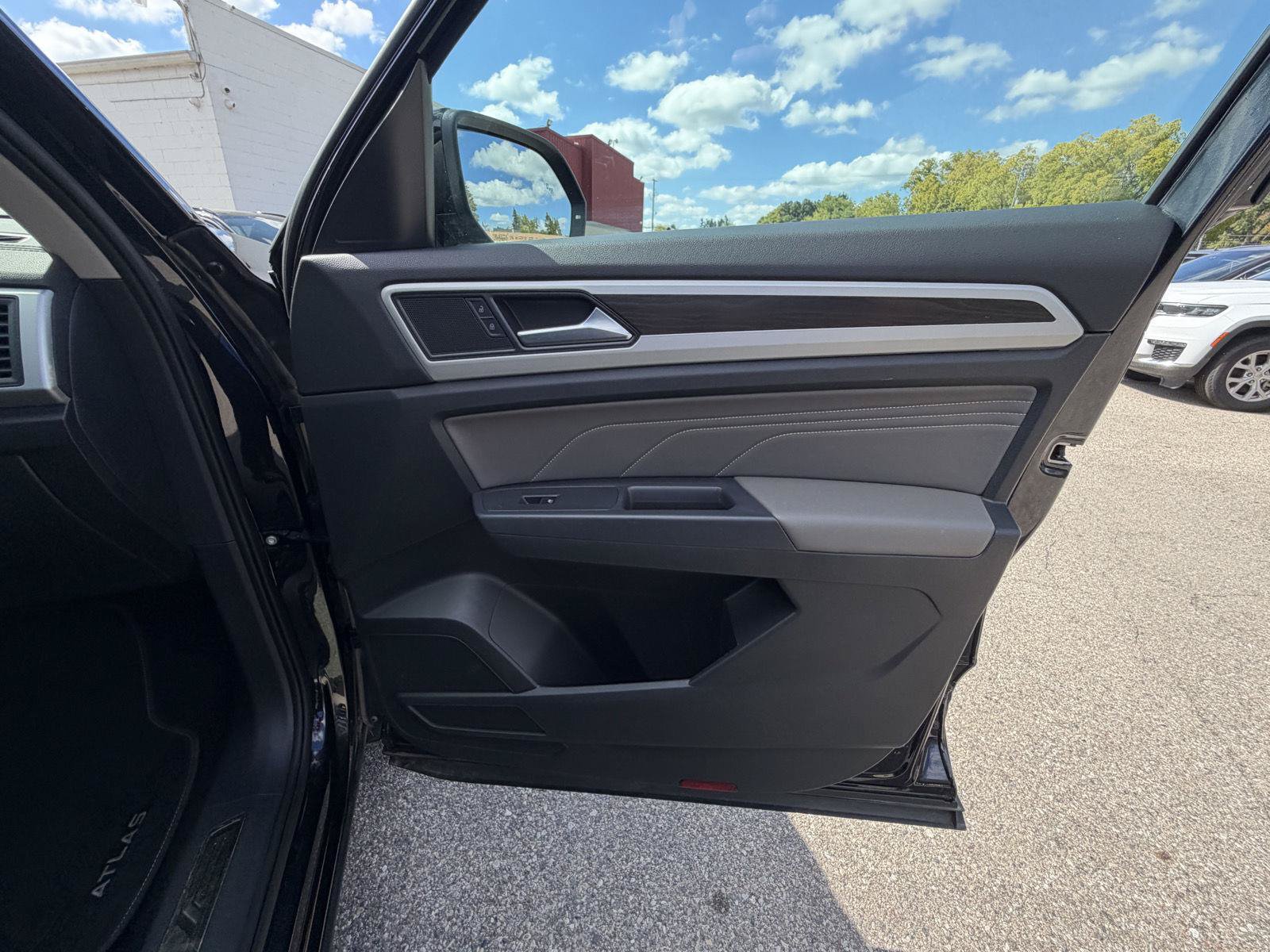 Used 2021 Volkswagen Atlas SE AWD/4WD image 35