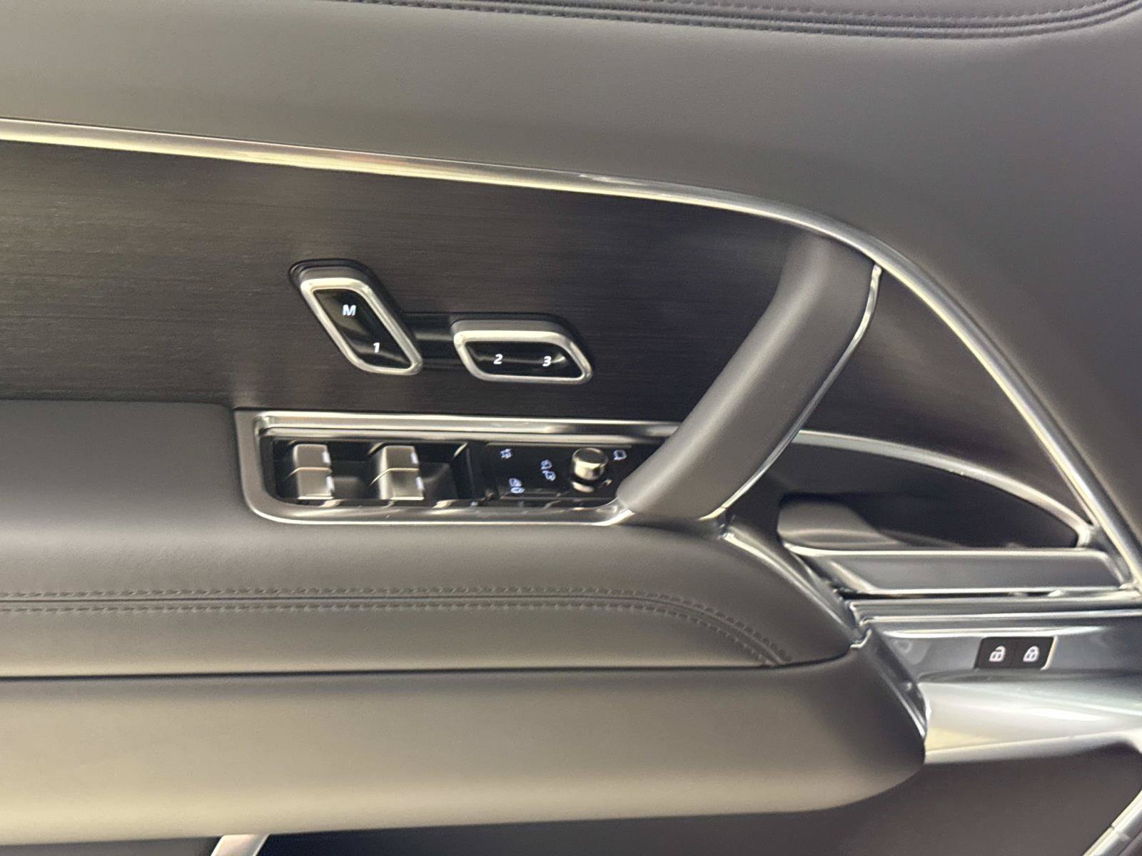 New 2027 Land Rover Range Rover SE AWD/4WD image 19