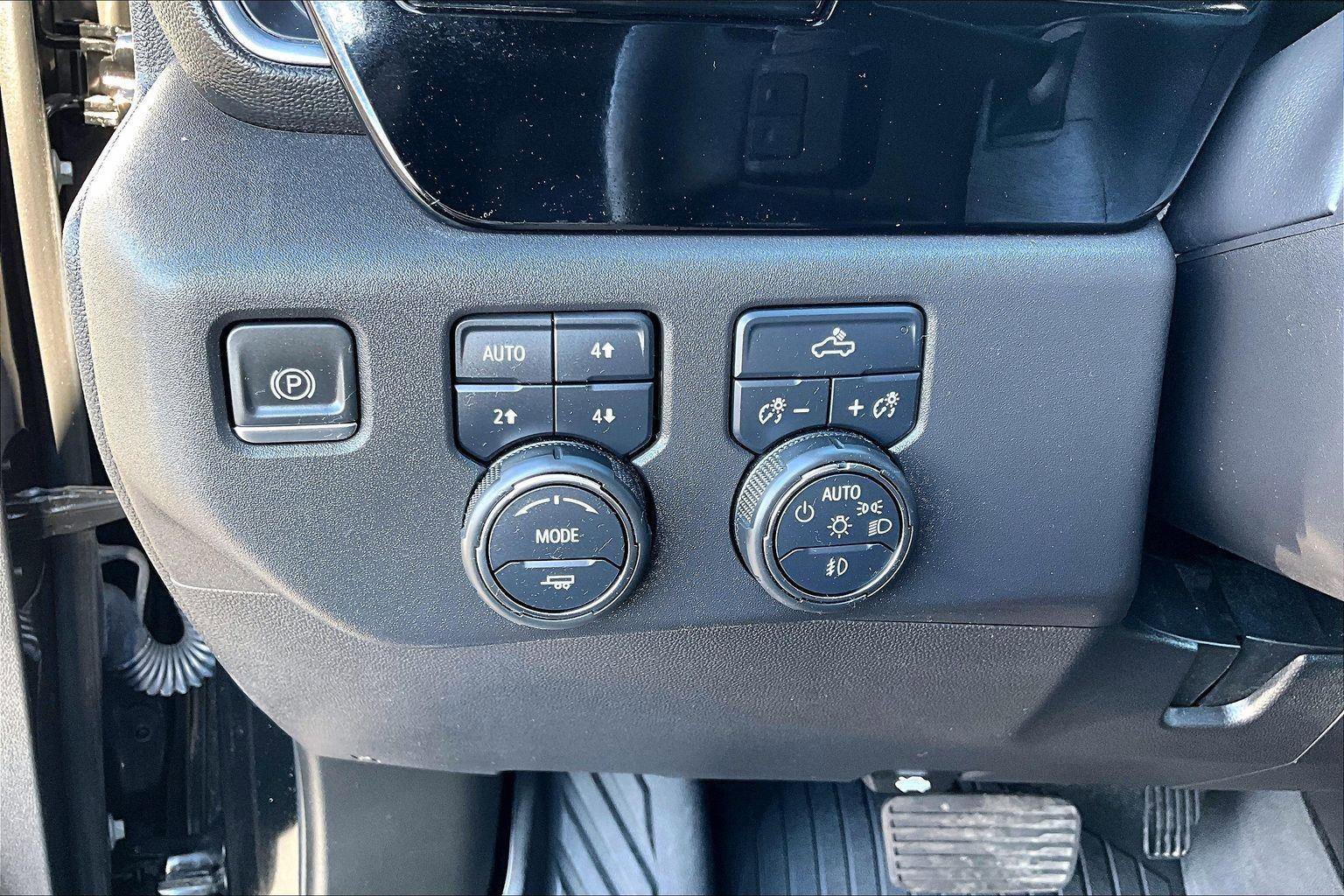 Used 2024 Chevrolet Silverado 1500 LT Trail Boss w/ Convenience Package II AWD/4WD image 34