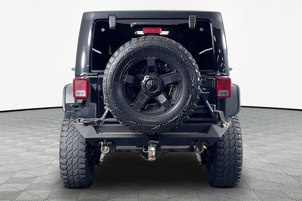 Used 2012 Jeep Wrangler Unlimited Sahara AWD/4WD image 5