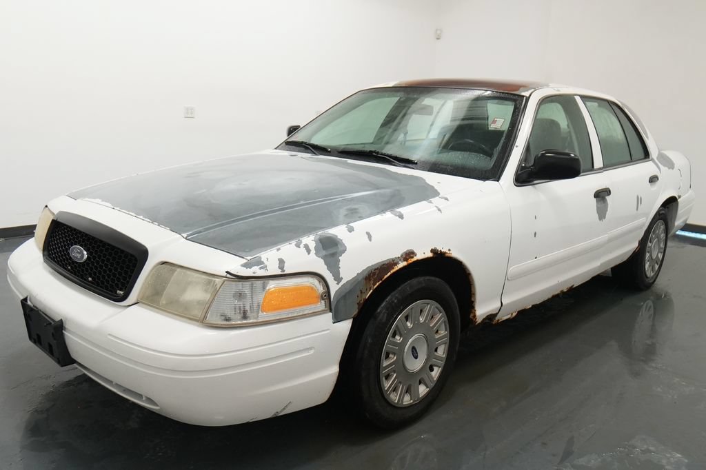 Used 2004 Ford Crown Victoria Police Interceptor RWD image 3