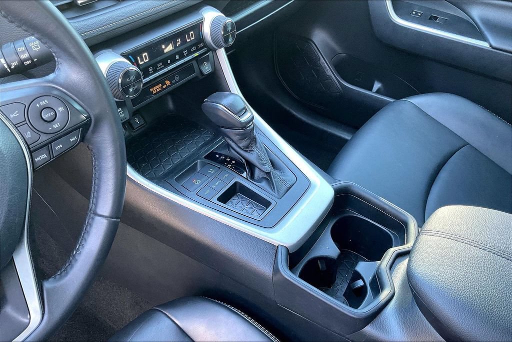 Used 2020 Toyota RAV4 XLE Premium FWD image 19