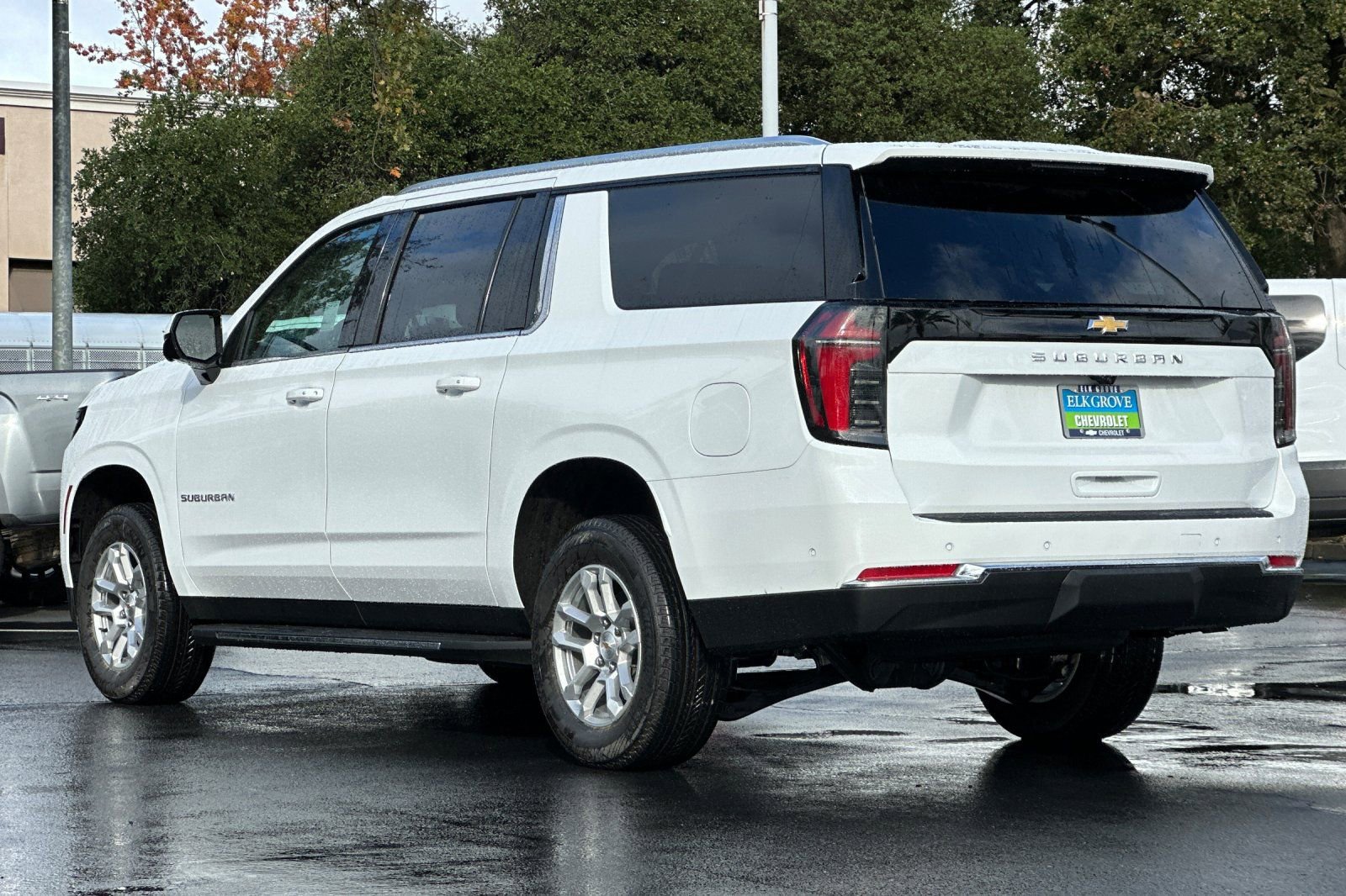 New 2026 Chevrolet Suburban LS image 5
