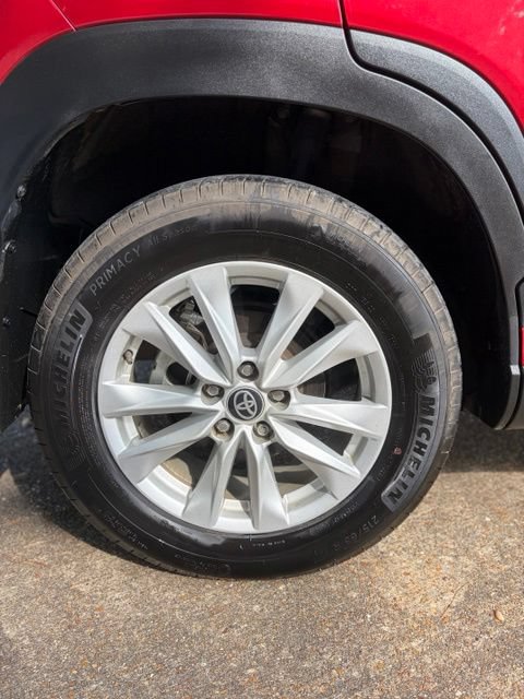 Used 2024 Toyota Corolla Cross LE FWD image 12