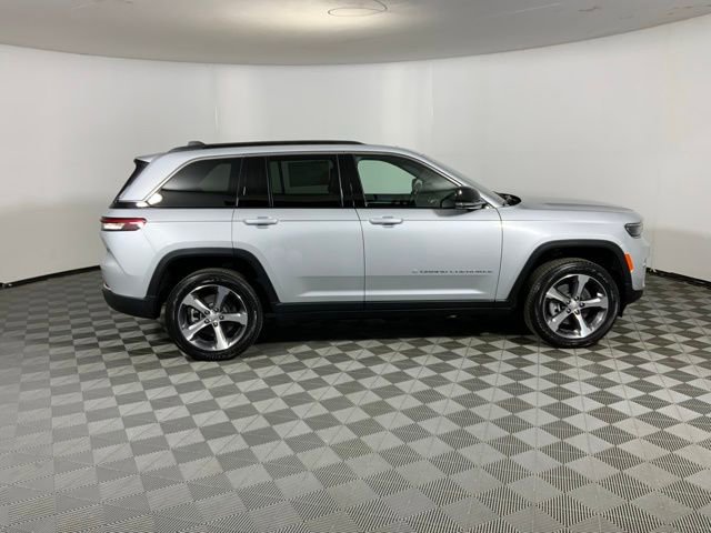 Used 2024 Jeep Grand Cherokee Limited 4xe w/ Luxury Tech Group II image 12