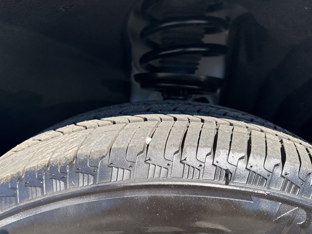 Used 2025 GMC Acadia Elevation FWD image 35