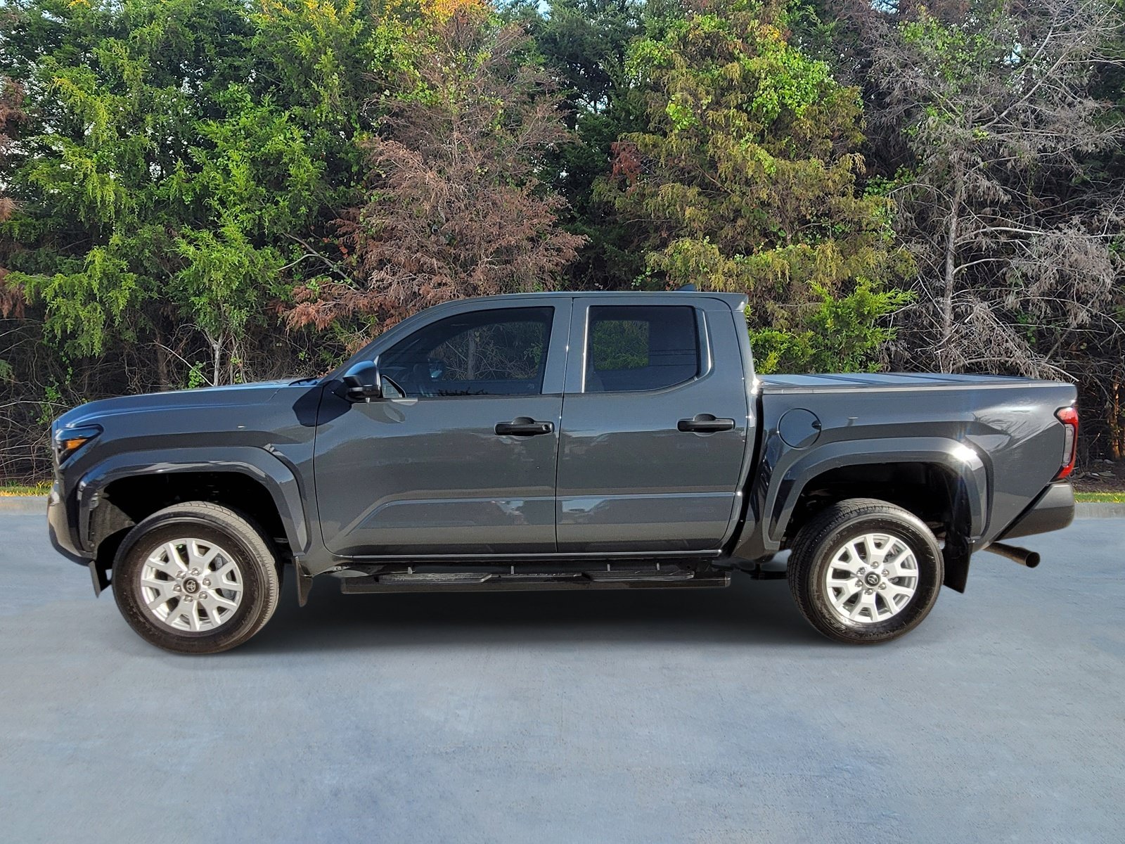 Used 2024 Toyota Tacoma SR RWD image 21