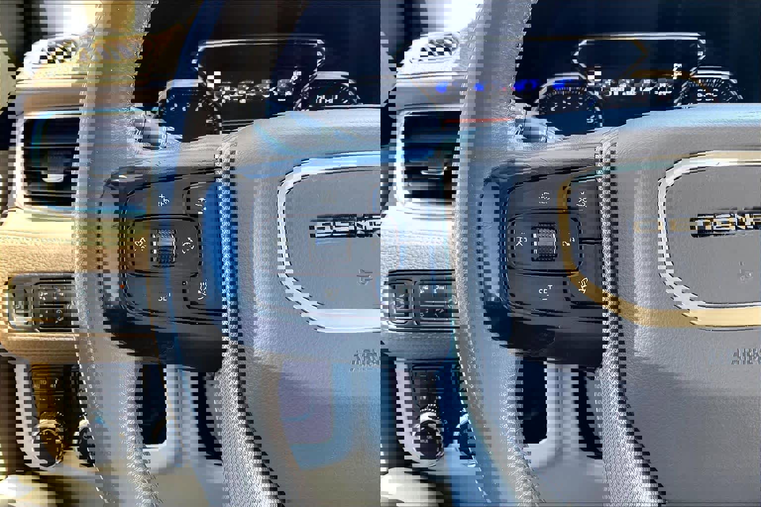 Used 2021 GMC Yukon XL Denali image 18