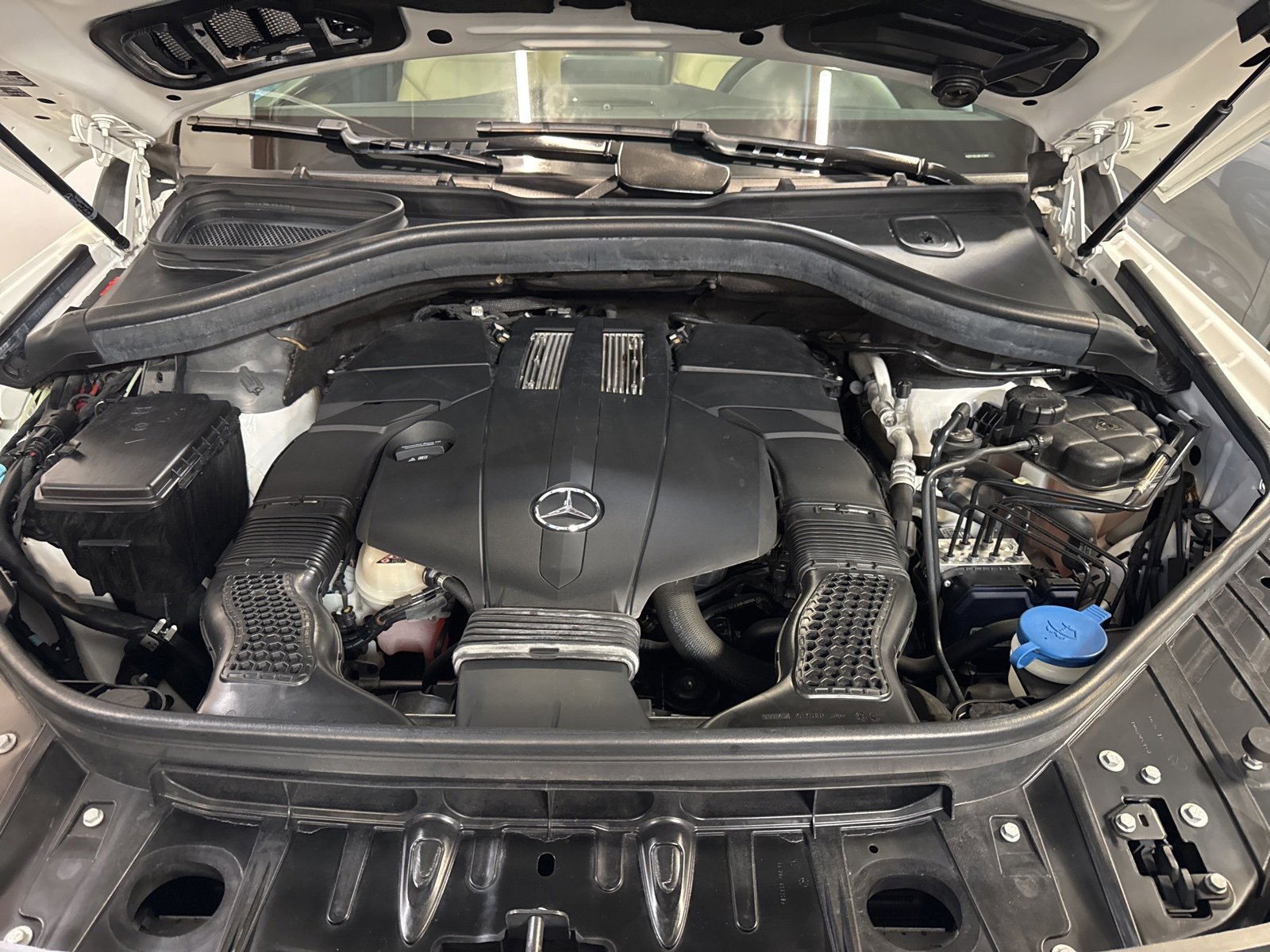 Used 2018 Mercedes-Benz GLS 450 4MATIC image 34