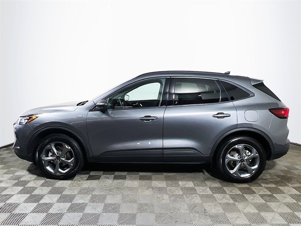 Used 2025 Ford Escape ST-Line image 5