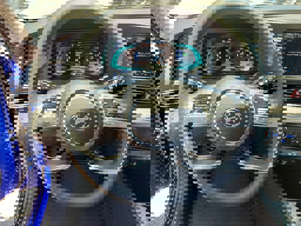 New 2025 Hyundai Elantra Blue image 19