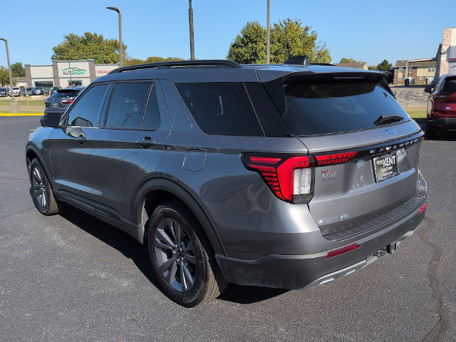 Used 2026 Ford Explorer Active w/ Active Comfort Package AWD/4WD image 5