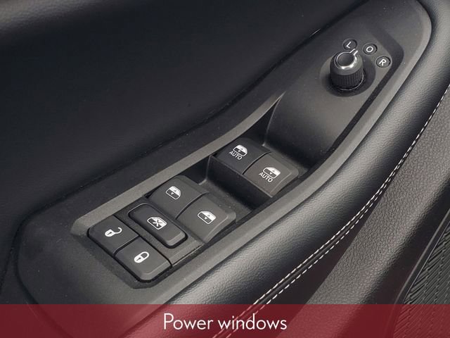 Used 2024 Jeep Grand Cherokee Altitude image 16