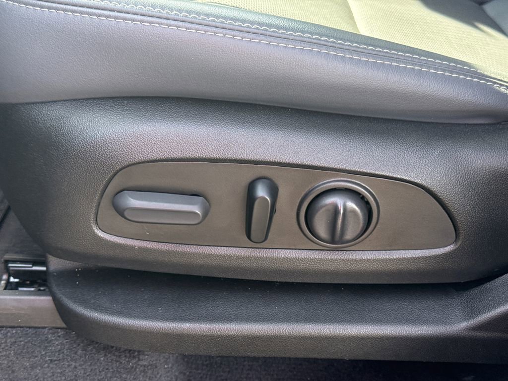 Certified 2024 Buick Enclave Essence w/ Experience Buick Package AWD/4WD image 18