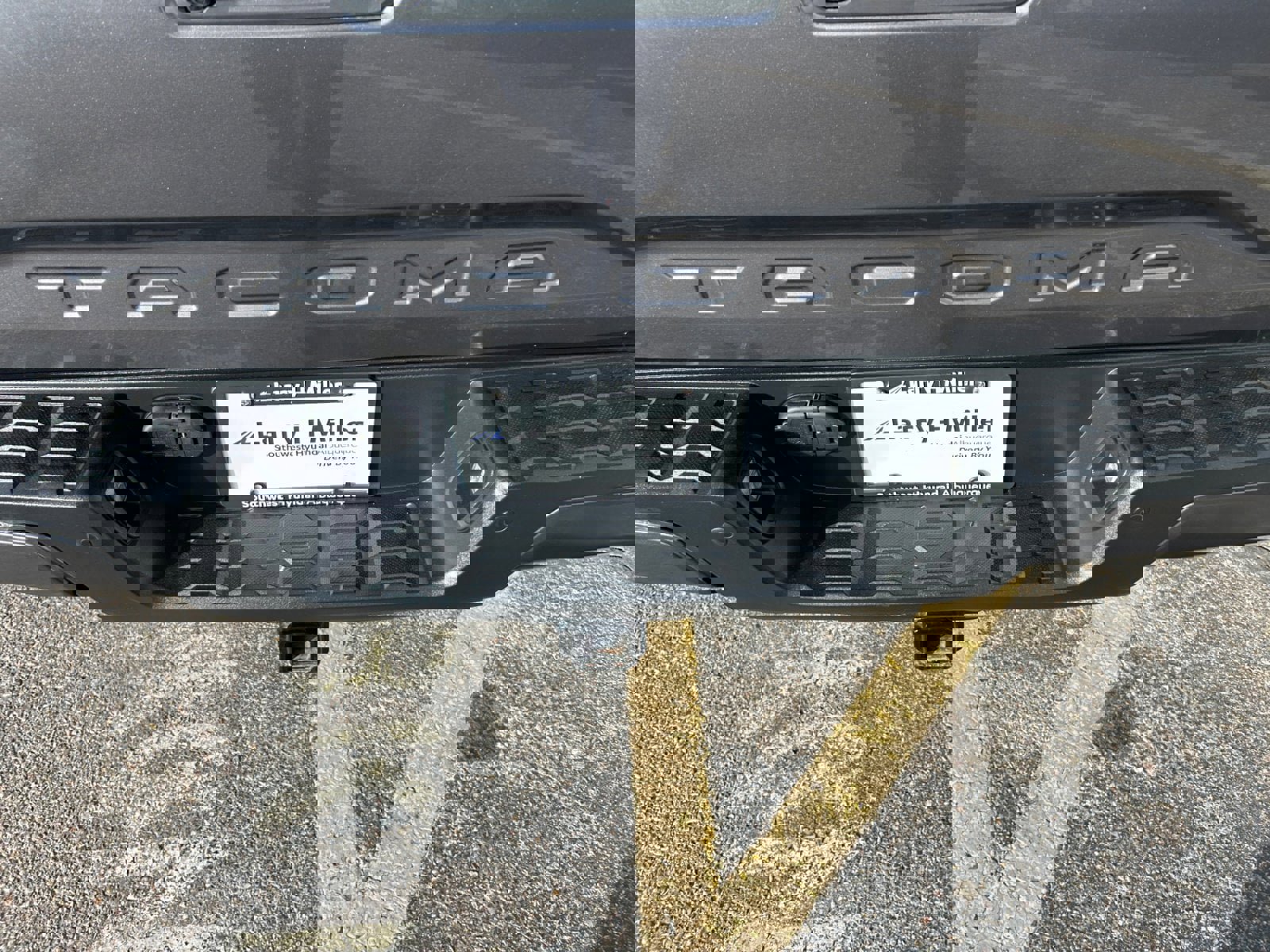 Used 2022 Toyota Tacoma TRD Off-Road w/ Technology Package image 27